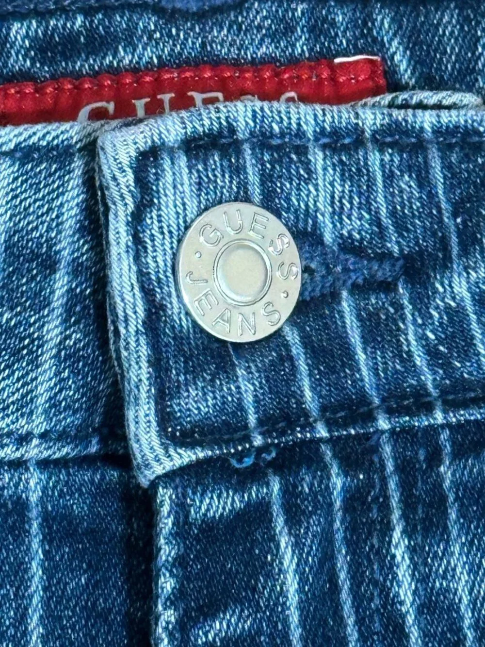 NWT GUESS Lena High-Rise Mom Jeans Blue Pinstripe - Super Stretchy! Size 28